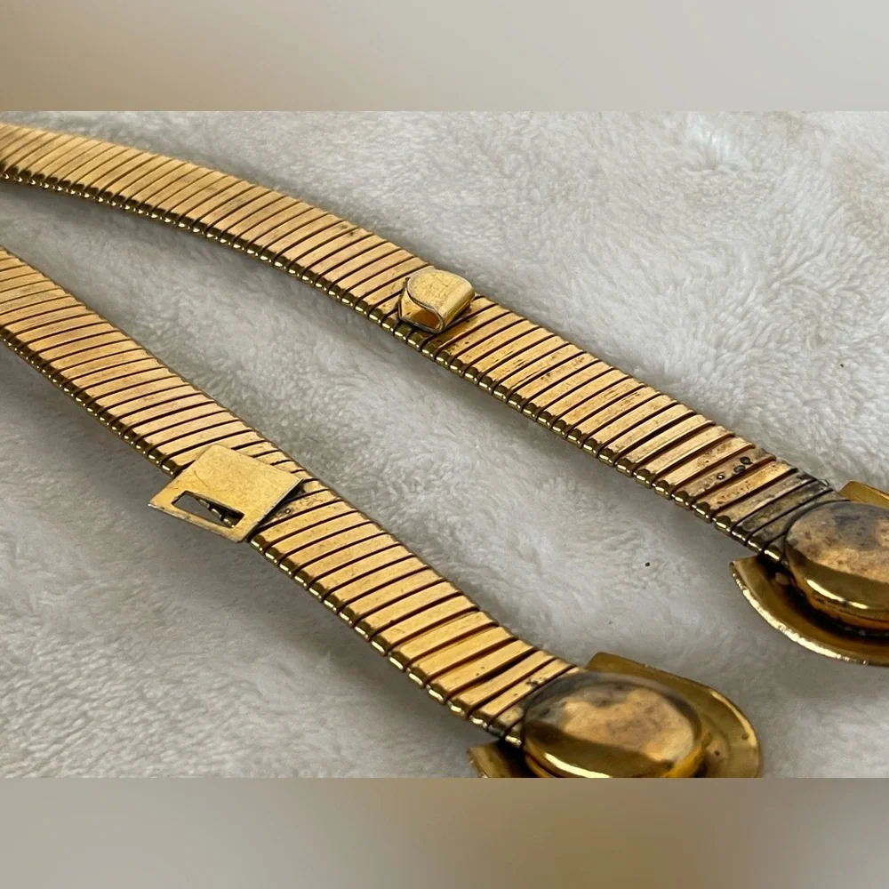 Vintage 80’s  gold stretch metal 80s belt or necklace